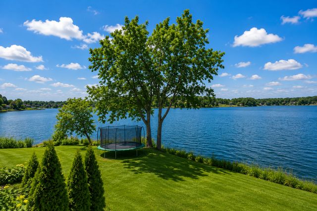 3396 Kings Point Road, Excelsior, MN 55331