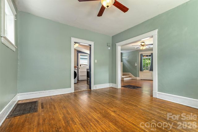 74 Arlington Street, Asheville, NC 28801