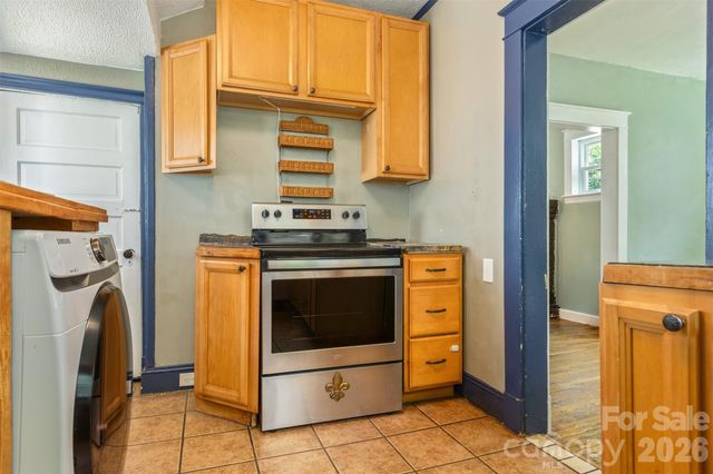 74 Arlington Street, Asheville, NC 28801