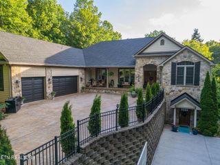 224 Burning Oaks Drive, Sevierville, TN 37876