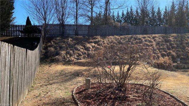 520 MARTHA Court, Kernersville, NC 27284