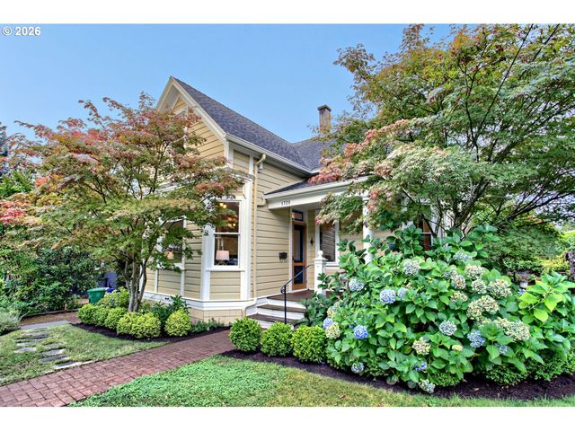 1728 Se LAMBERT St, Portland, OR 97202