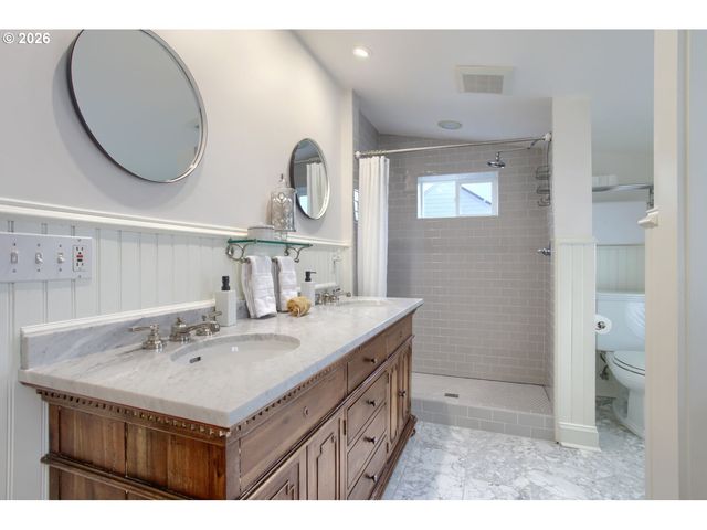 1728 Se LAMBERT St, Portland, OR 97202
