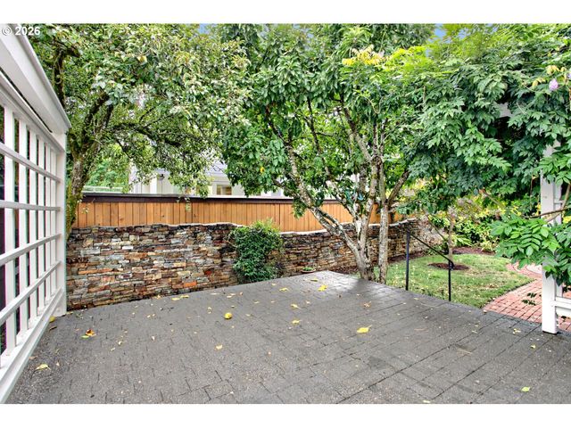 1728 Se LAMBERT St, Portland, OR 97202