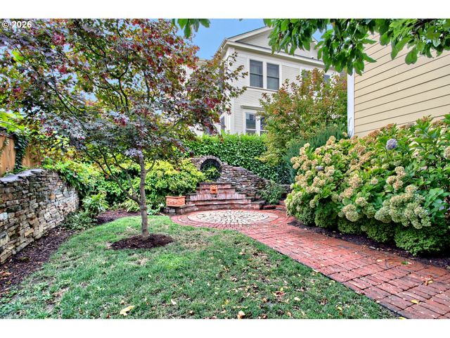 1728 Se LAMBERT St, Portland, OR 97202