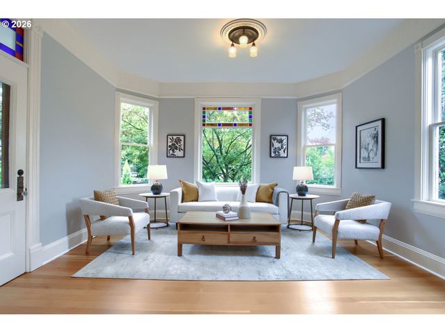 1728 Se LAMBERT St, Portland, OR 97202