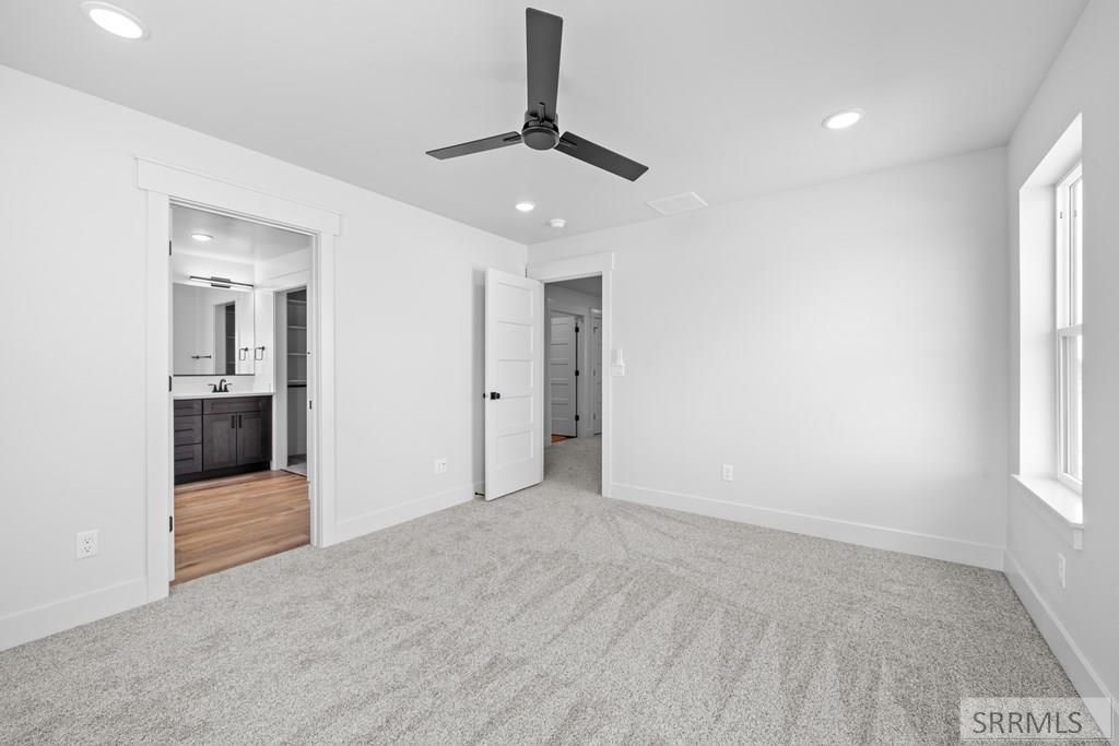 Image 39 of property listing at 745 Curlew Drive, Ammon, ID 83406