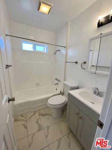 1554 S Stanley Avenue, Los Angeles, CA 90019