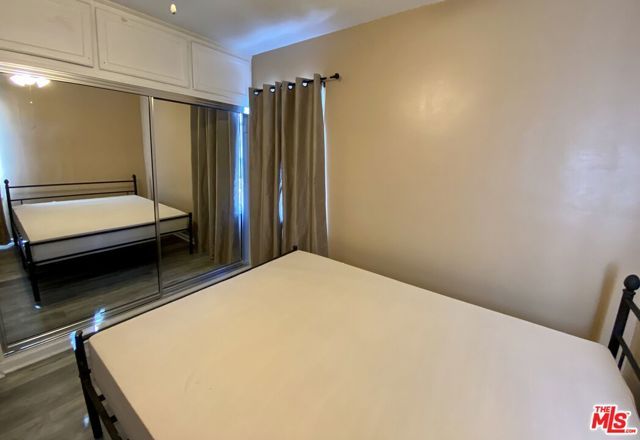 1554 S Stanley Avenue, Los Angeles, CA 90019