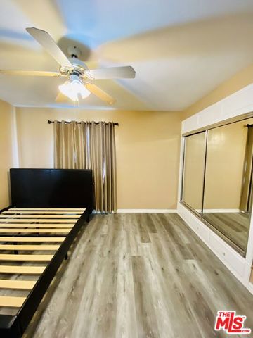 1554 S Stanley Avenue, Los Angeles, CA 90019