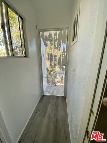 1554 S Stanley Avenue, Los Angeles, CA 90019