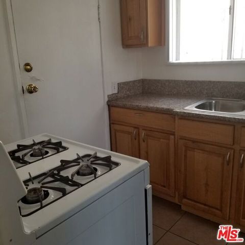 1554 S Stanley Avenue, Los Angeles, CA 90019