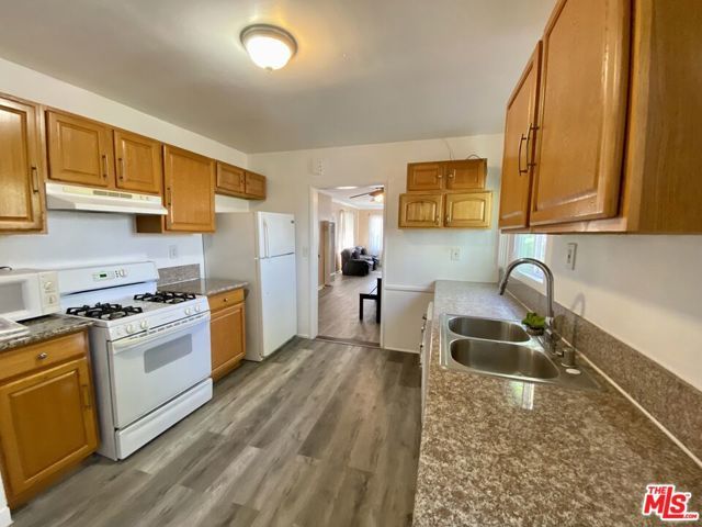 1554 S Stanley Avenue, Los Angeles, CA 90019