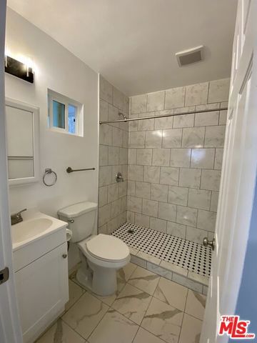 1554 S Stanley Avenue, Los Angeles, CA 90019