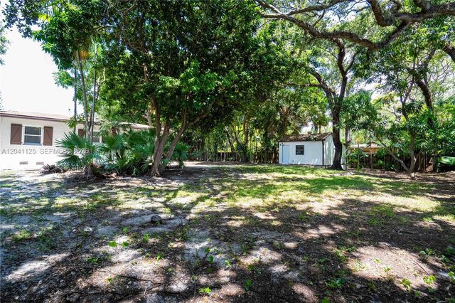 1691 NE 143rd St 0, North Miami, FL 33181
