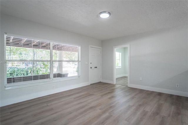 1691 NE 143rd St 0, North Miami, FL 33181