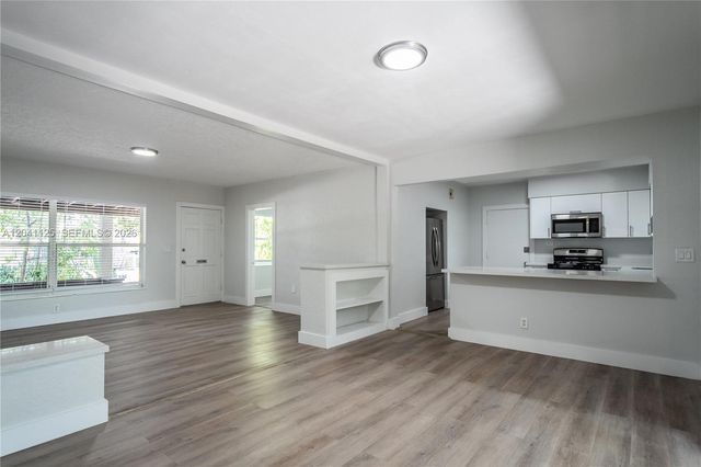 1691 NE 143rd St 0, North Miami, FL 33181