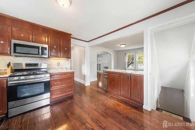 145 S 9th Avenue, Manville, NJ 08835