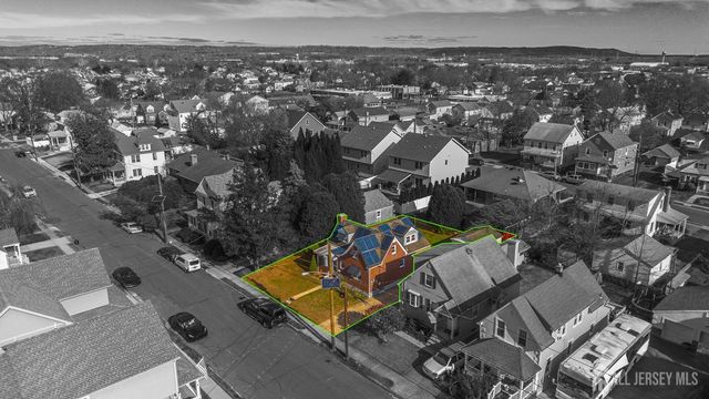 145 S 9th Avenue, Manville, NJ 08835