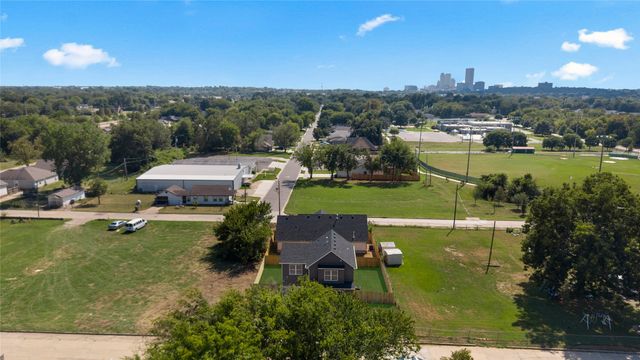 1048 E Young Place, Tulsa, OK 74106