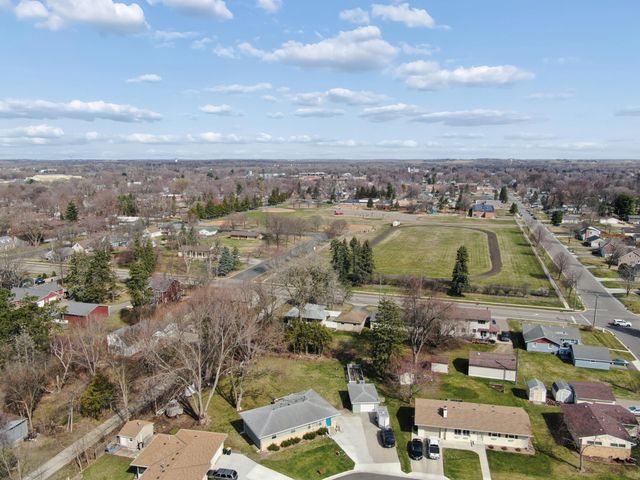 1115 Sunnyside Drive, Farmington, MN 55024