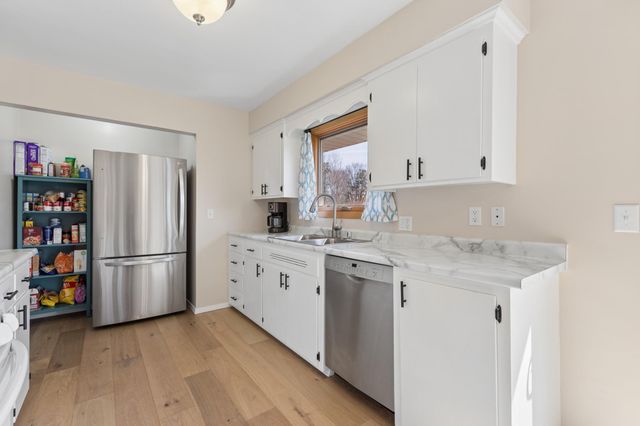 1115 Sunnyside Drive, Farmington, MN 55024