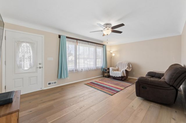 1115 Sunnyside Drive, Farmington, MN 55024