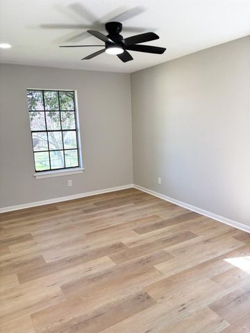 1803 S Park Street, Brenham, TX 77833