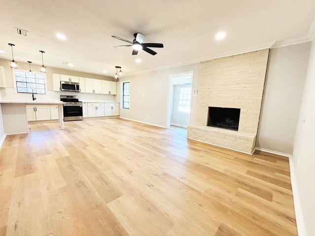 1803 S Park Street, Brenham, TX 77833