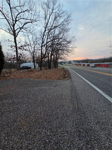 Windover Acres - 4874 HWY 62, Eureka Springs, AR 72632