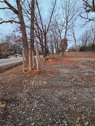 Windover Acres - 4874 HWY 62, Eureka Springs, AR 72632