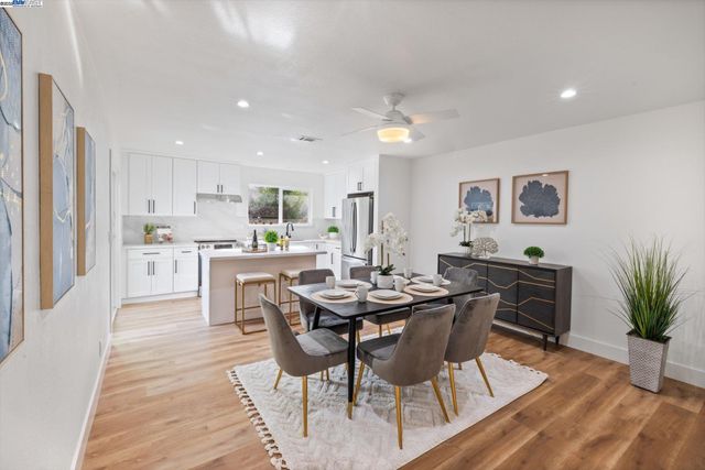 109 Bellflower Ct, Hercules, CA 94547