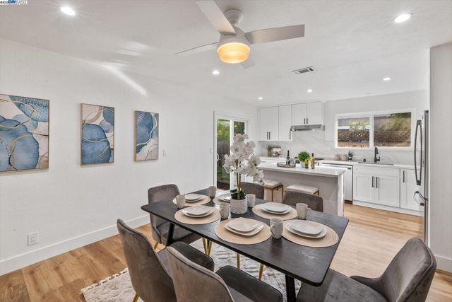 109 Bellflower Ct, Hercules, CA 94547