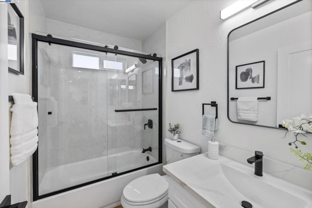 109 Bellflower Ct, Hercules, CA 94547