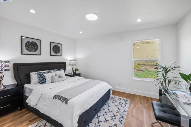 109 Bellflower Ct, Hercules, CA 94547