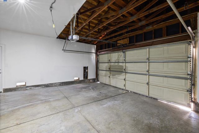 109 Bellflower Ct, Hercules, CA 94547