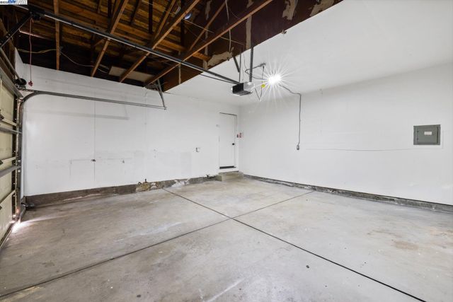 109 Bellflower Ct, Hercules, CA 94547