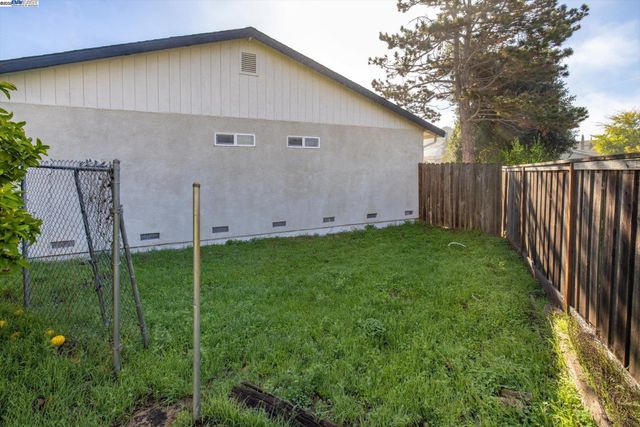 109 Bellflower Ct, Hercules, CA 94547