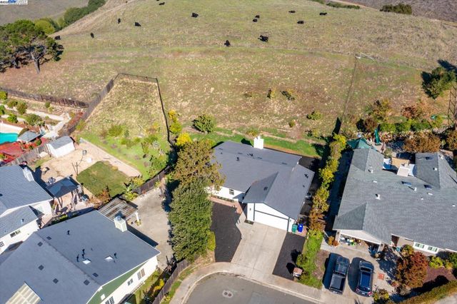 109 Bellflower Ct, Hercules, CA 94547
