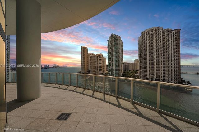 300 S Biscayne Blvd T-2602, Miami, FL 33131