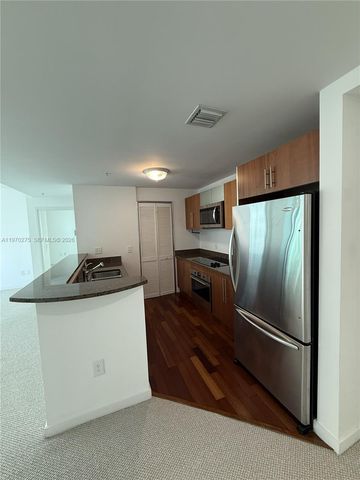 300 S Biscayne Blvd T-2602, Miami, FL 33131