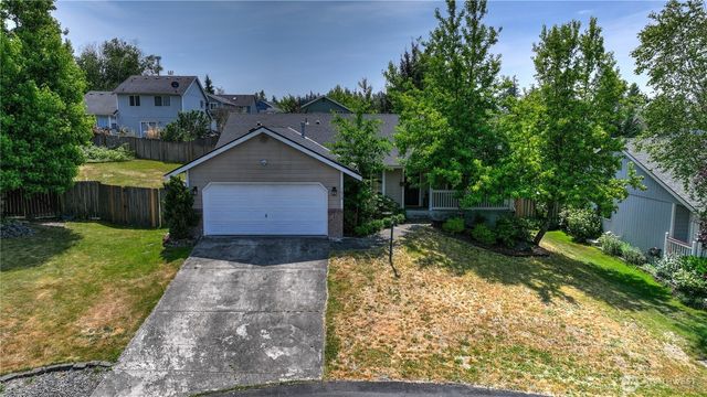 1614 195th Street Ct E, Spanaway, WA 98387