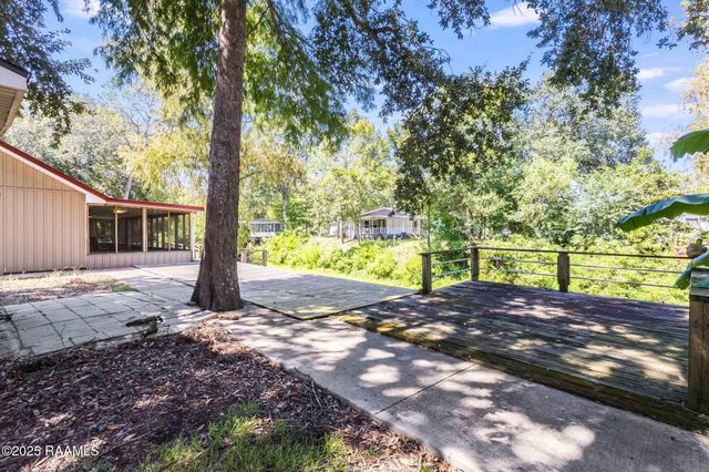 1062 Evangeline Street, Breaux Bridge, LA 70517