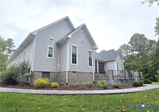 7178 Canopy Cir, New Kent, VA 23124