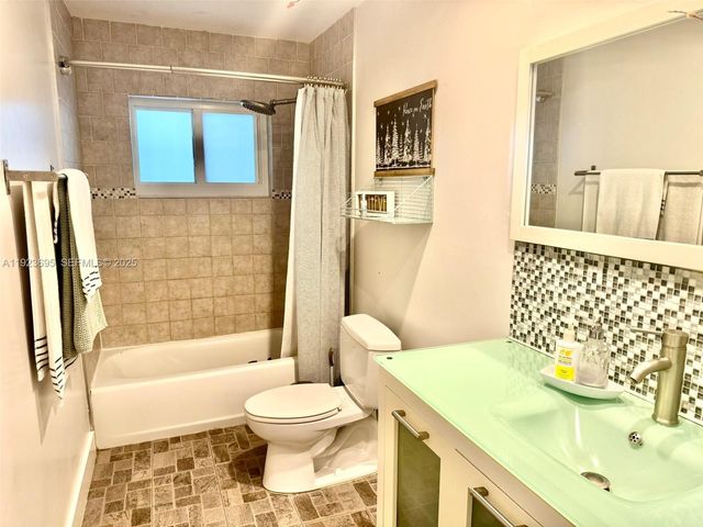 11561 SW 121st Ave, Miami, FL 33186