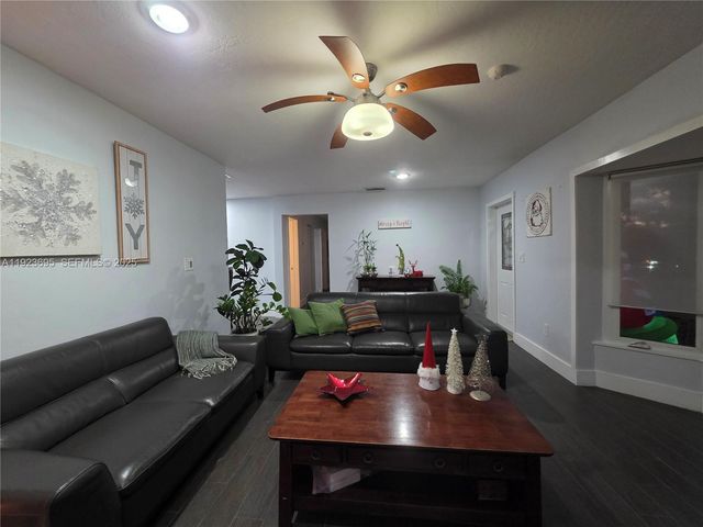 11561 SW 121st Ave, Miami, FL 33186