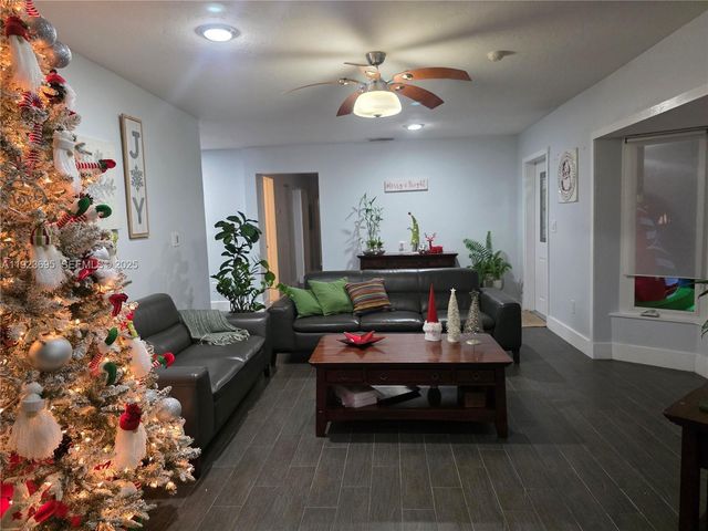 11561 SW 121st Ave, Miami, FL 33186