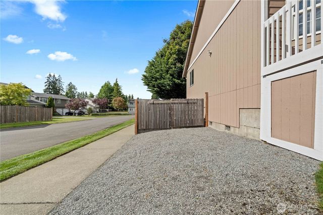 8627 136th Street E, Puyallup, WA 98373