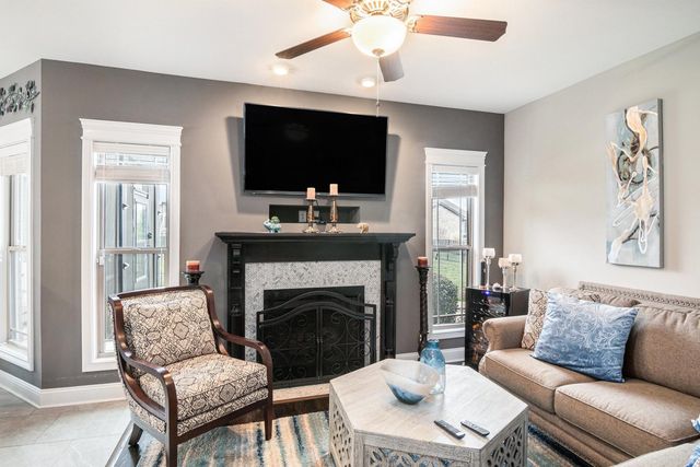 2976 Hartley Dr, Clarksville, TN 37043