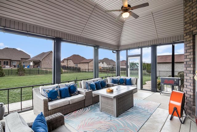 2976 Hartley Dr, Clarksville, TN 37043